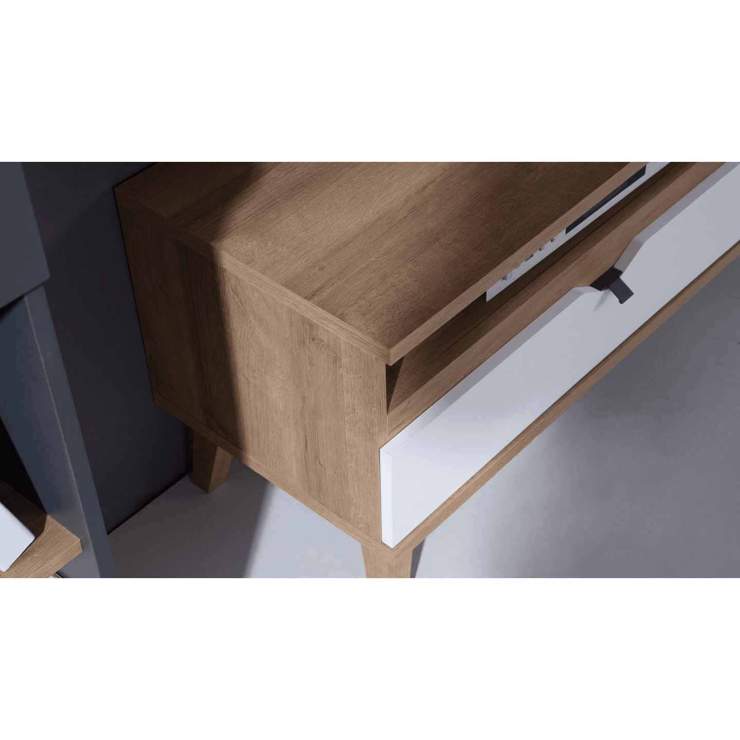 Stolik RTV Nuvio 120 cm Dąb złoty + biały + grafit